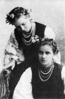 Леся Українка з сестрою Ольгою. Фото 1896 р. (Ковель)