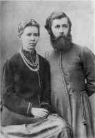 Леся Українка з братом Михайлом. Фото початку 1890-х років.
