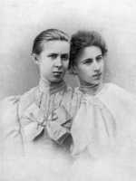 Леся Українка з Аріадною Драгомановою. Фото 1895 р.